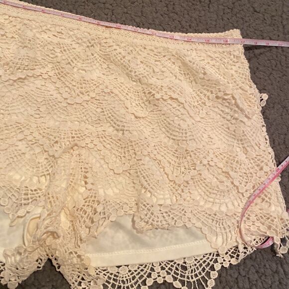 Jolt Lace Off White Shorts Size XL - Picture 4 of 10